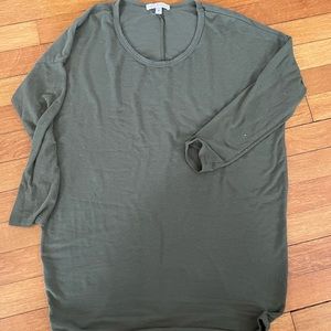 Multiple dress T-shirt’s size M